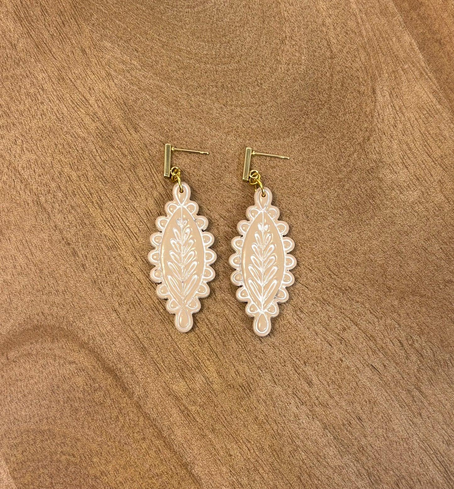 Laurel Drops
