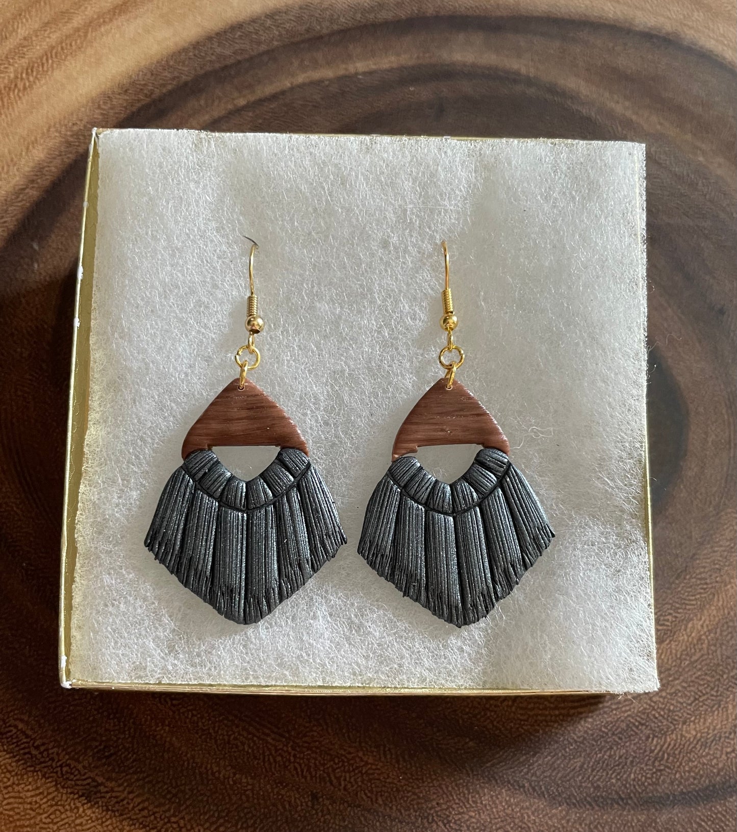 Pointy V Macrame