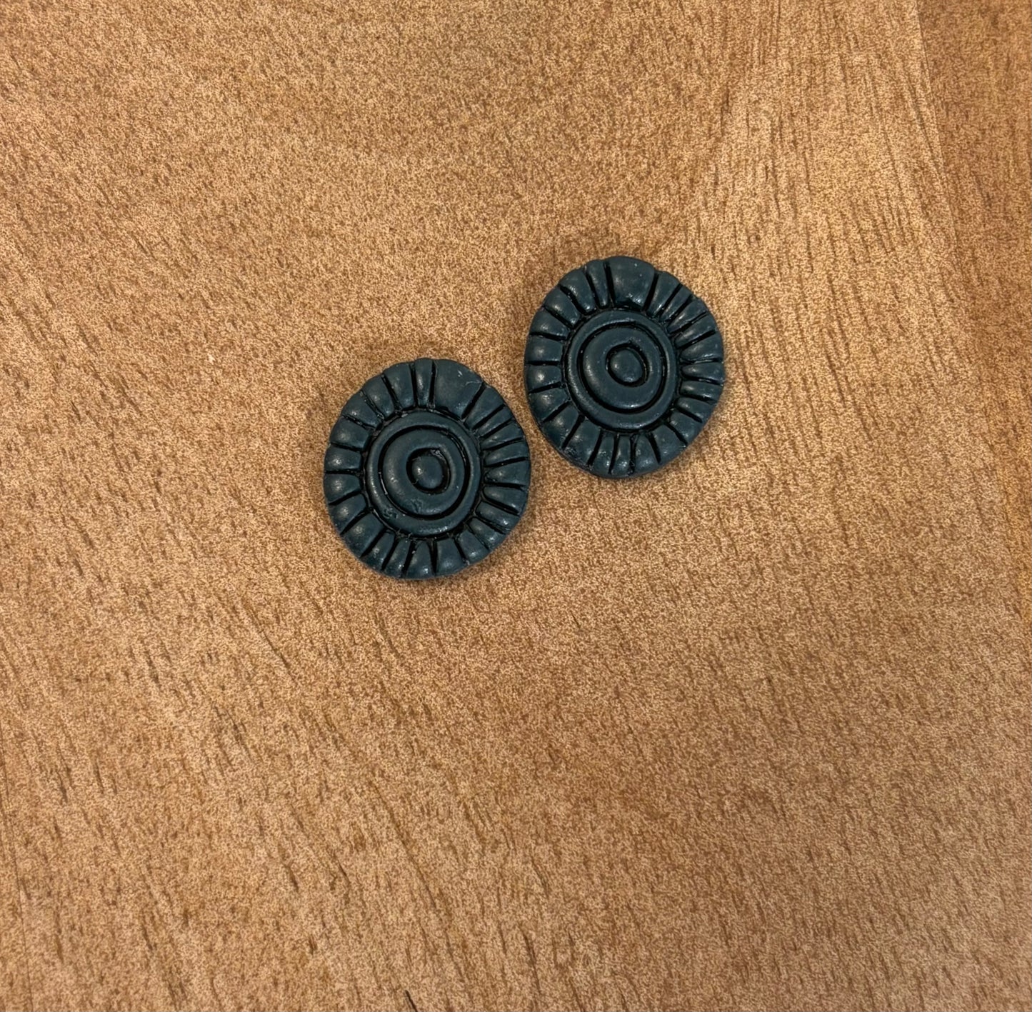 Earthen Ray Studs