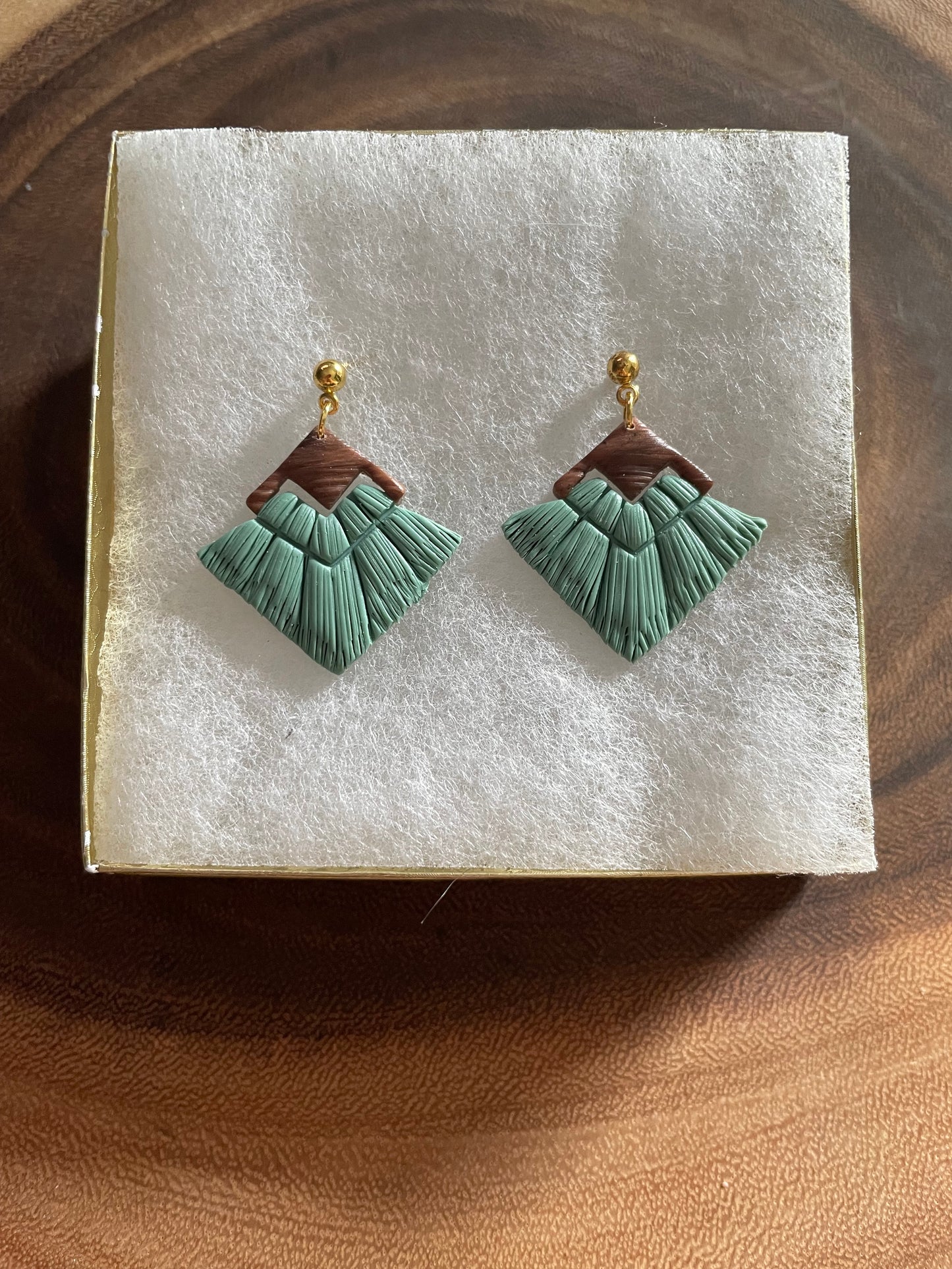 Pointy Diamond Macrame