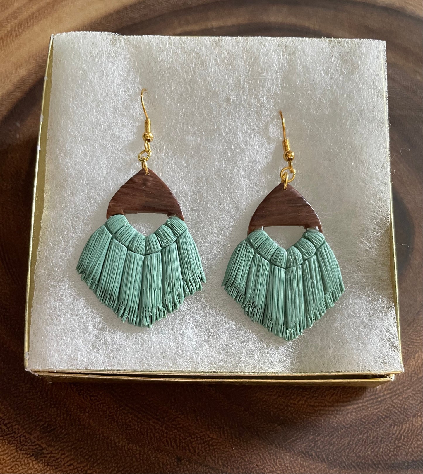 Pointy V Macrame