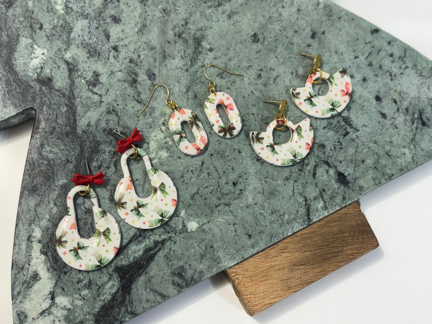 Holiday Holly Bows