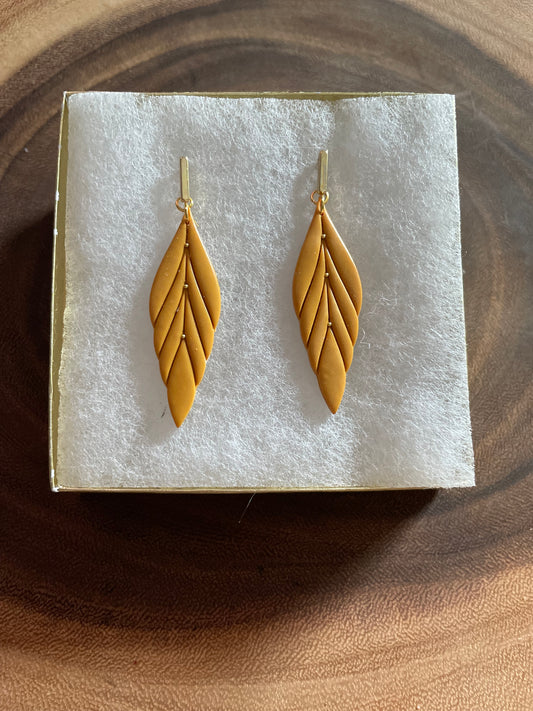 Elegant Leaf