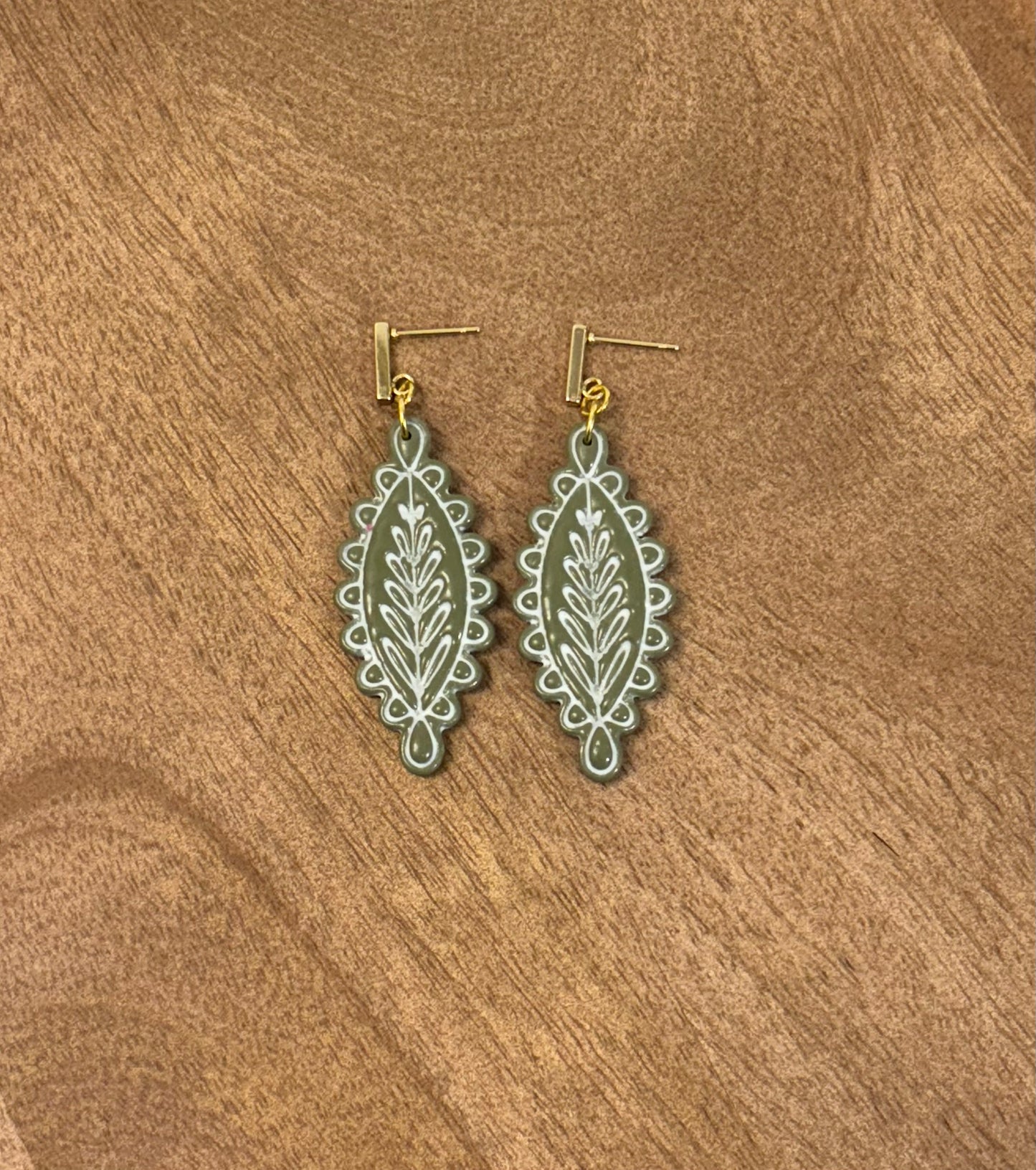 Laurel Drops